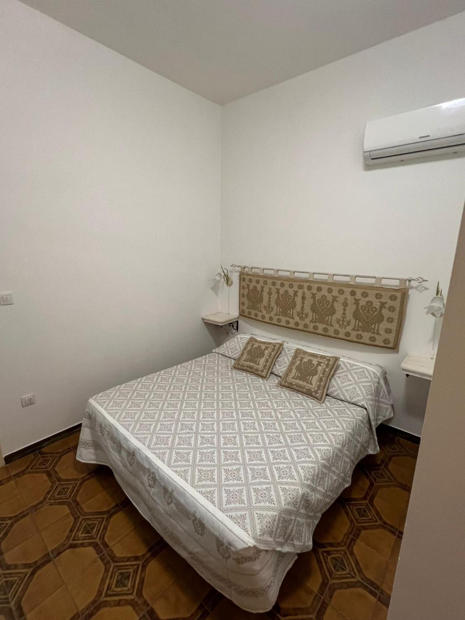 B&B Via Dei Mille 卡斯特尔萨多 外观 照片