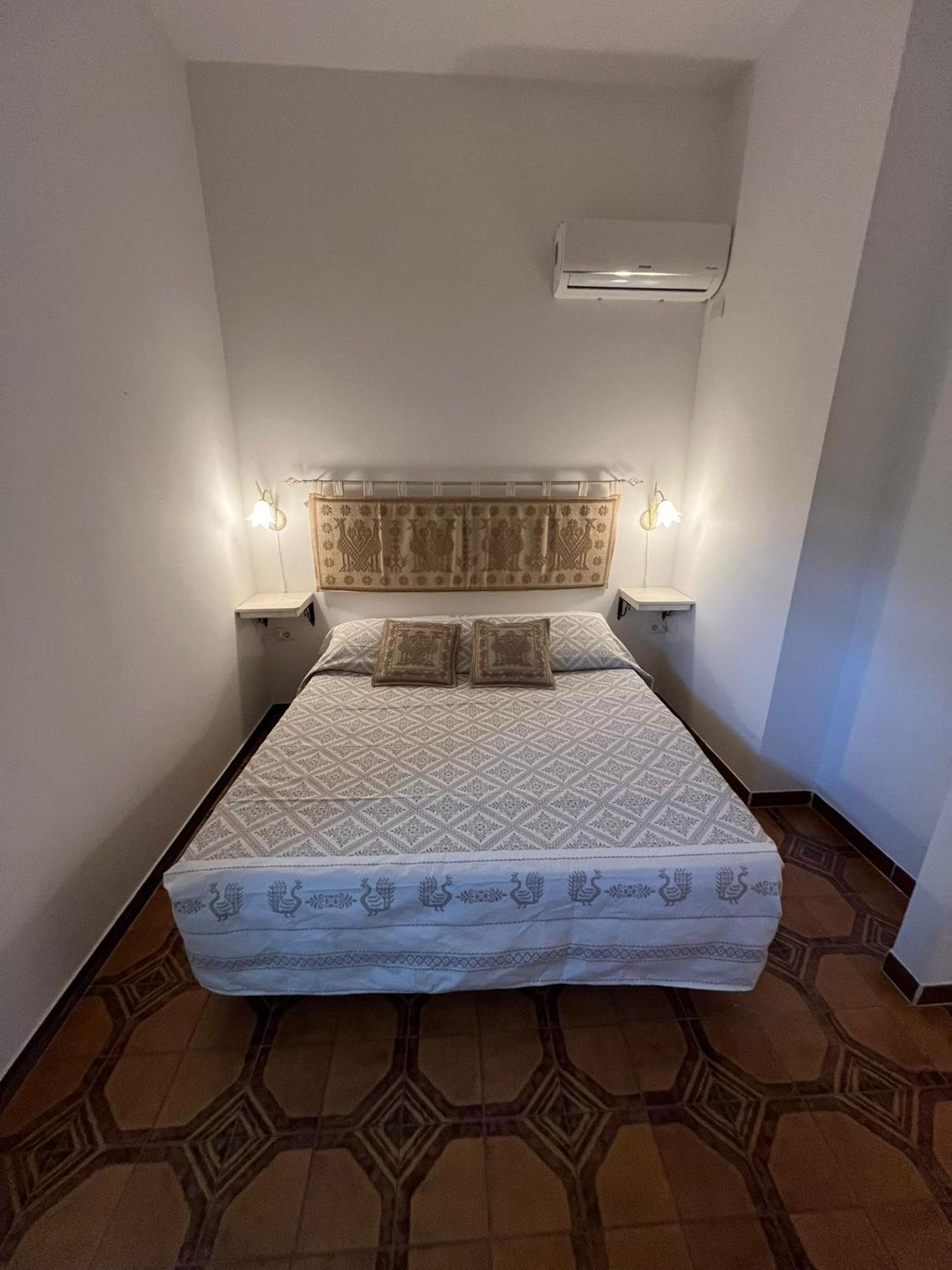 B&B Via Dei Mille 卡斯特尔萨多 外观 照片