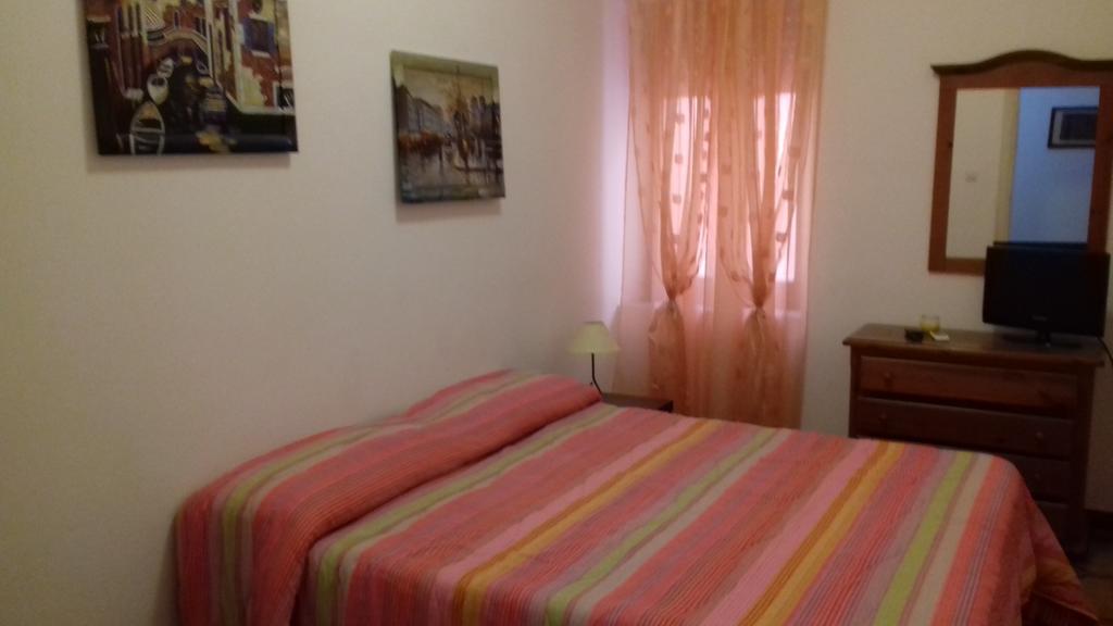 B&B Via Dei Mille 卡斯特尔萨多 外观 照片