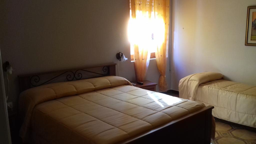 B&B Via Dei Mille 卡斯特尔萨多 外观 照片