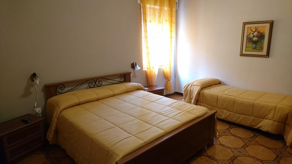 B&B Via Dei Mille 卡斯特尔萨多 外观 照片