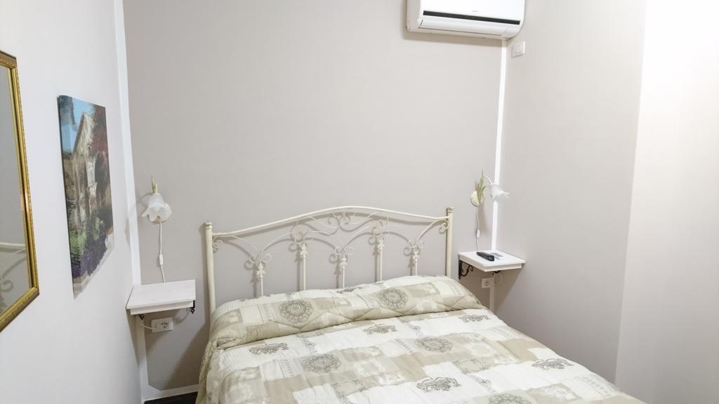 B&B Via Dei Mille 卡斯特尔萨多 外观 照片